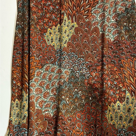 Women’s Elastic Waist Skirt, 34” from waist to hem. Soft polyester material. - Picture 4 of 5